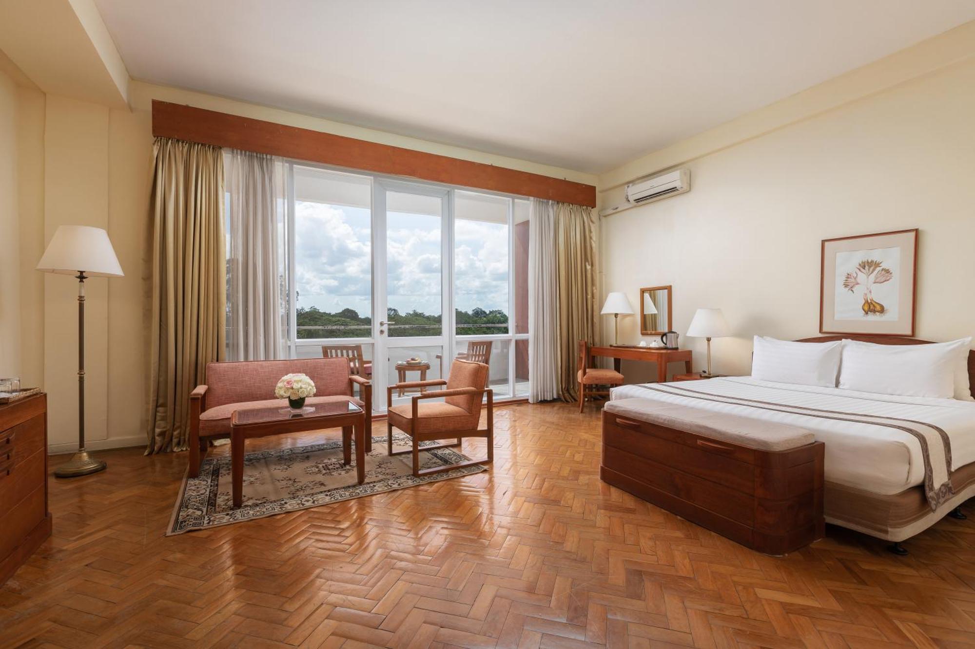 Inya Lake Hotel Yangon Exterior foto