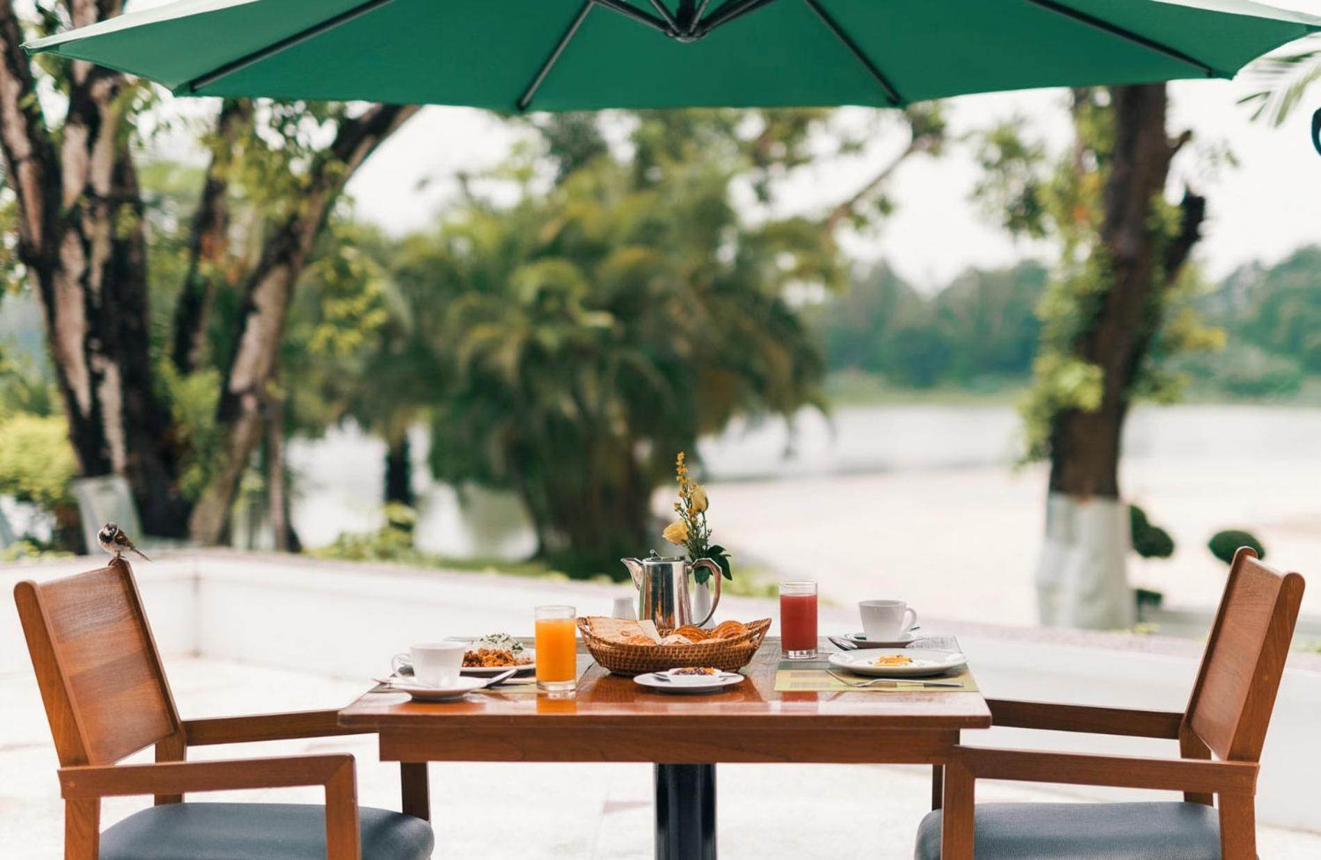 Inya Lake Hotel Yangon Exterior foto